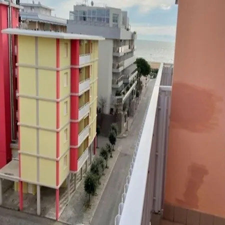 Comfy In Lido Dei Pini - Beahost *