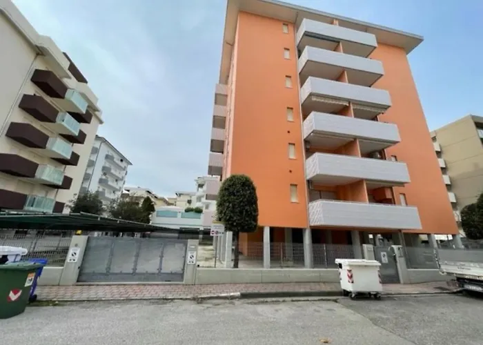 公寓 Comfy In Lido Dei Pini - Beahost 比比翁