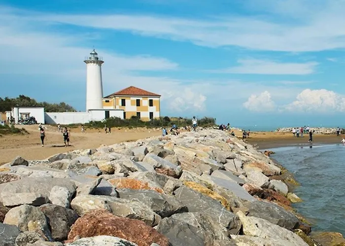 公寓 Comfy In Lido Dei Pini - Beahost 比比翁