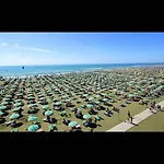 Comfy In Lido Dei Pini - Beahost * Bibione