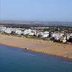 Апартаменти Comfy In Lido Dei Pini - Beahost