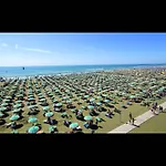 Apartmán Comfy In Lido Dei Pini - Beahost *