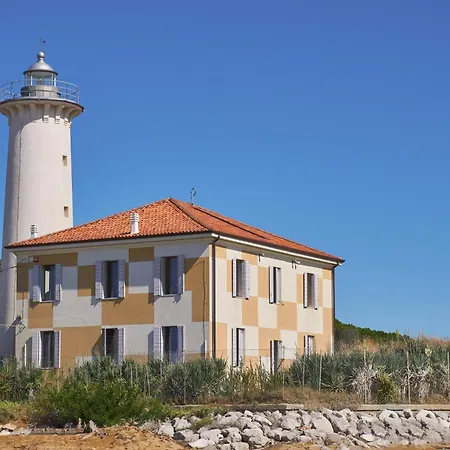 Апартаменти Comfy In Lido Dei Pini - Beahost
