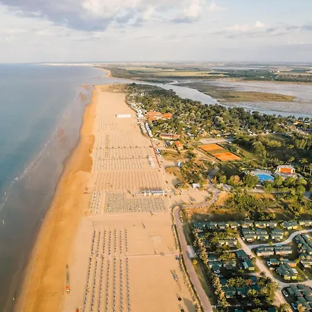 Апартаменти Comfy In Lido Dei Pini - Beahost