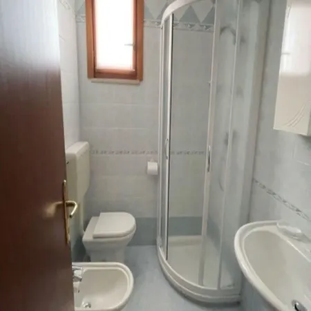 Comfy In Lido Dei Pini - Beahost *