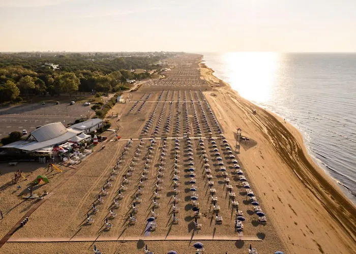 아파트 Comfy In Lido Dei Pini - Beahost