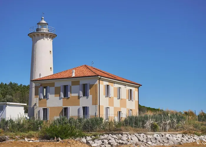 아파트 Comfy In Lido Dei Pini - Beahost