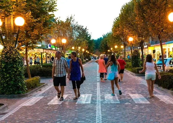 Comfy In Lido Dei Pini - Beahost 비비오네