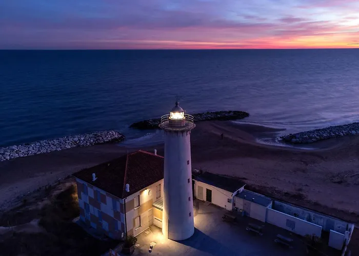 아파트 Comfy In Lido Dei Pini - Beahost 비비오네